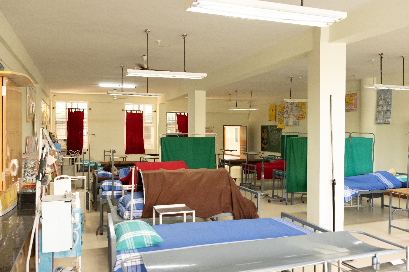 Fundamental nursing lab procedure stations for supervised training